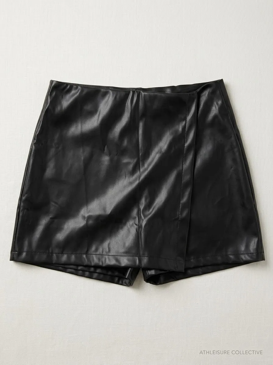 Falda short cuero 🖤